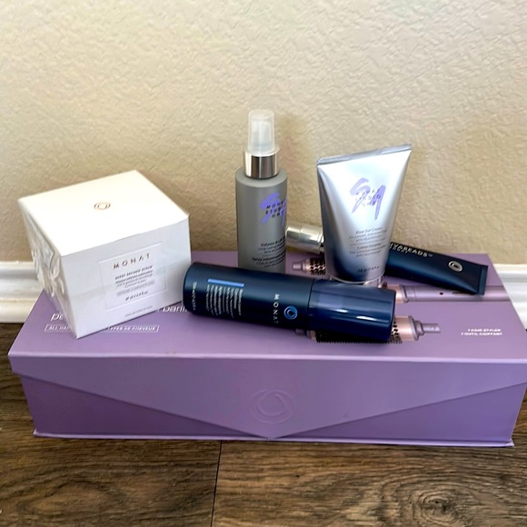 MONAT - Picture 1 of 4